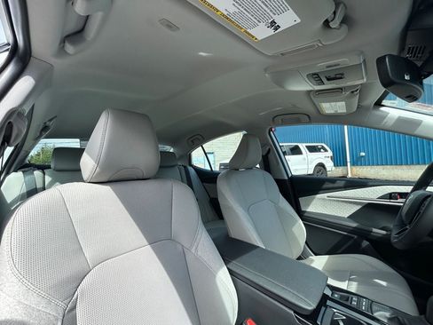 Used 2026 Toyota Camry XLE AWD/4WD image 14