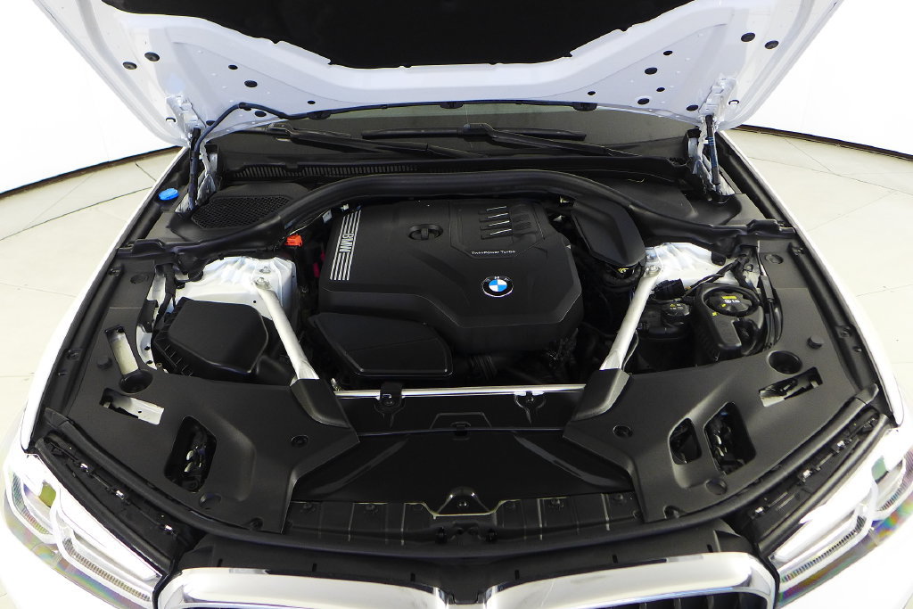 Certified 2023 BMW 530i w/ Convenience Package RWD image 6
