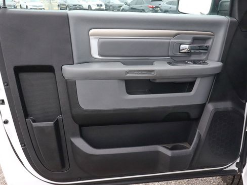 Used 2020 RAM 1500 Classic SLT image 14