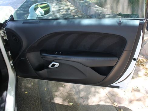 Used 2015 Dodge Challenger SRT w/ Technology Group image 17