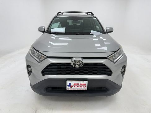 Used 2020 Toyota RAV4 XLE FWD image 3