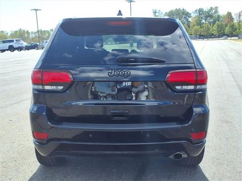 Certified 2021 Jeep Grand Cherokee Laredo X image 5