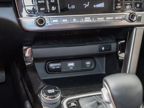 Certified 2024 Kia Seltos EX AWD/4WD image 19