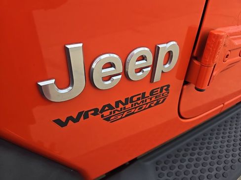 Used 2018 Jeep Wrangler Unlimited Sport S AWD/4WD image 18