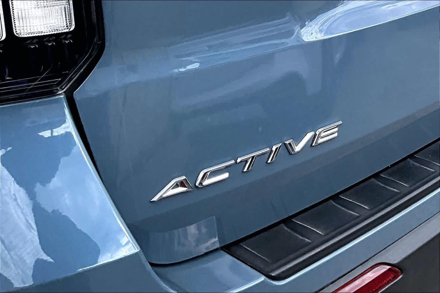 Used 2025 Ford Explorer Active w/ Active Comfort Package RWD image 11