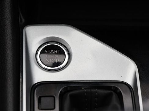 Used 2024 Nissan Altima 2.5 SV image 25