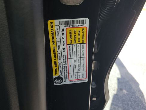 Certified 2025 Ford Explorer ST-Line w/ Premium Package image 30