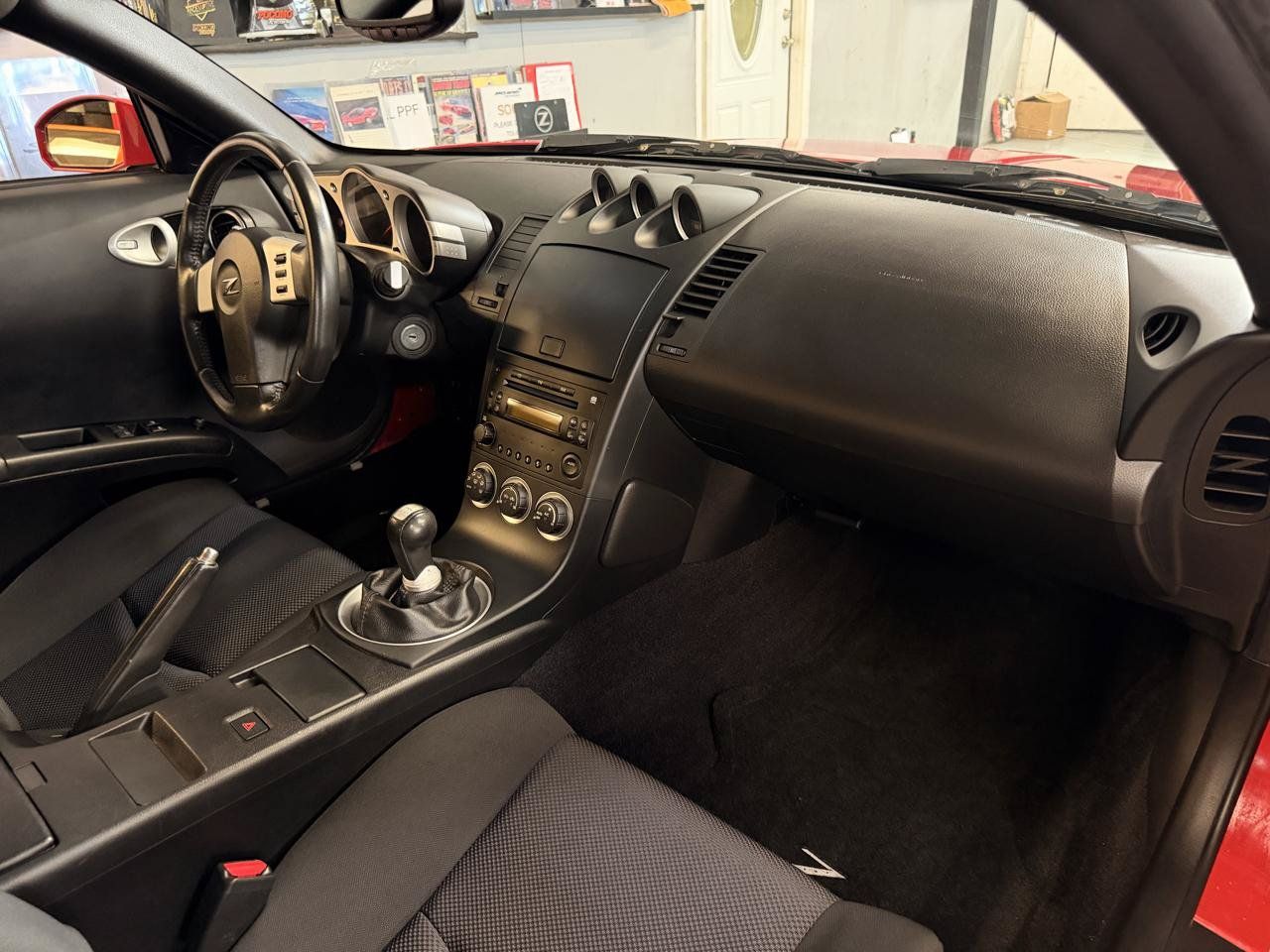 Used 2004 Nissan 350Z Enthusiast w/ Aerodynamics Pkg RWD image 16