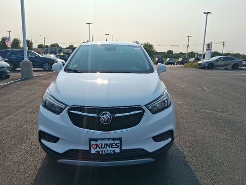 Used 2021 Buick Encore Preferred AWD/4WD image 2