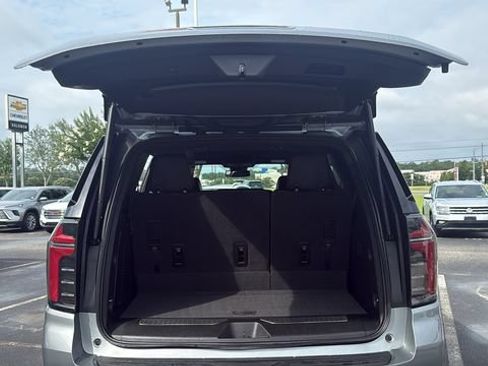 Used 2025 Chevrolet Tahoe Z71 AWD/4WD image 10
