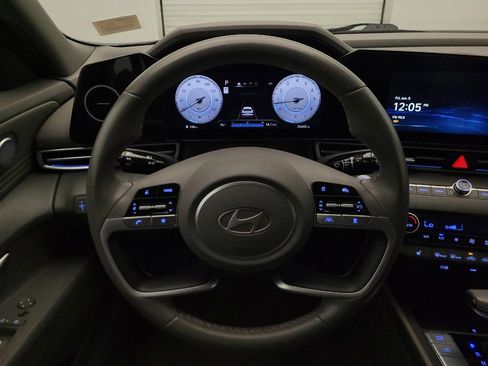 Used 2025 Hyundai Elantra SEL FWD image 22