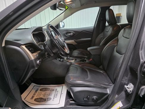 Used 2018 Jeep Cherokee Limited AWD/4WD image 9