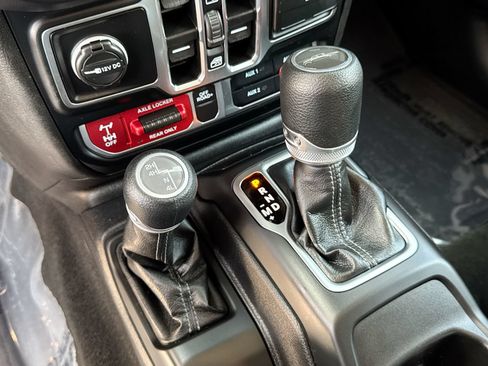 Used 2026 Jeep Gladiator Mojave AWD/4WD image 19