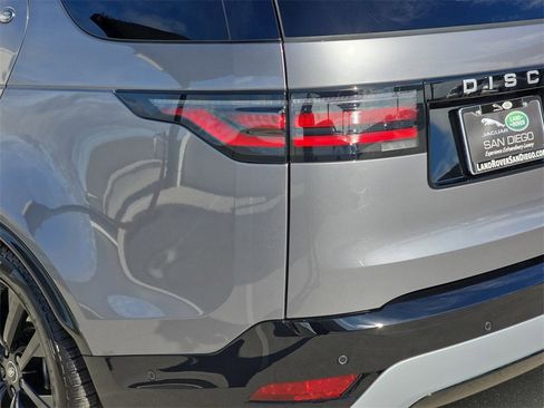 New 2026 Land Rover Discovery Limited Edition image 37