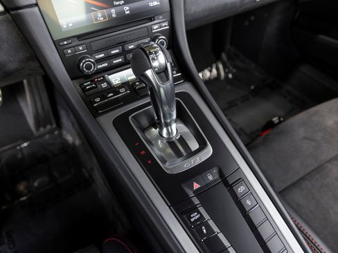 Certified 2018 Porsche 911 GT3 RWD image 48