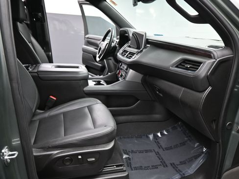 Certified 2024 Chevrolet Suburban LT w/ Luxury Package image 18