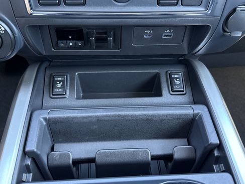 Used 2024 Nissan Titan SV w/ SV Convenience Package AWD/4WD image 26