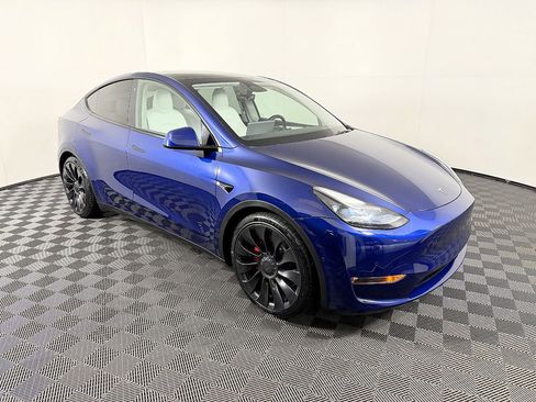 Used 2023 Tesla Model Y Performance image 6