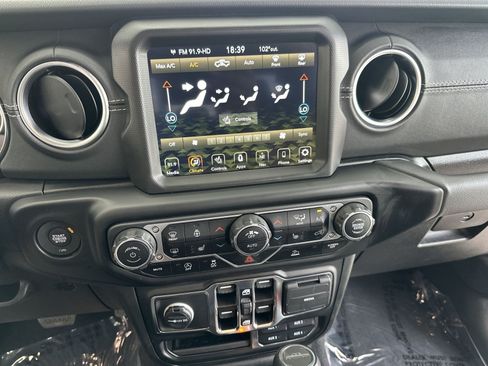 Used 2021 Jeep Gladiator Overland w/ Popular Equipment Package AWD/4WD image 29