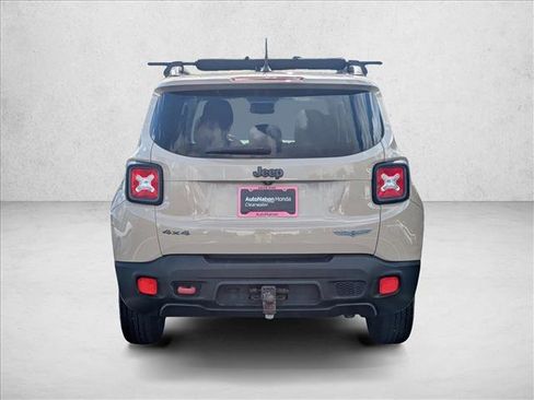 Used 2017 Jeep Renegade Trailhawk AWD/4WD image 7