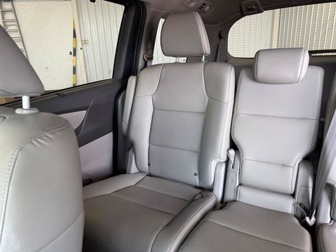 Used 2016 Honda Odyssey EX-L image 9