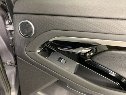 Used 2023 Land Rover Range Rover Evoque S image 37