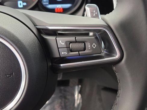 Certified 2026 Porsche Macan AWD/4WD image 19