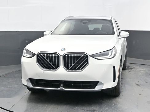 Used 2025 BMW X3 xDrive30i w/ Convenience Package image 10