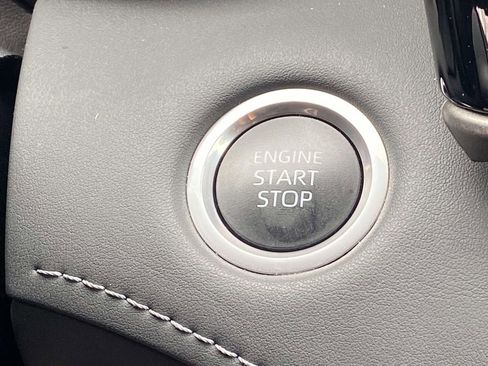 Used 2024 Toyota Highlander LE FWD image 29