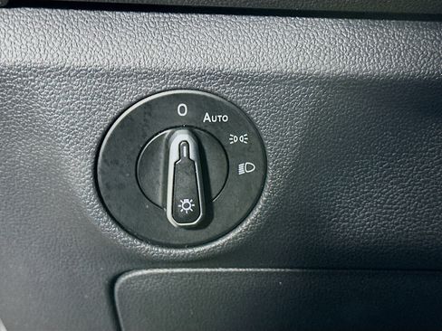 Used 2024 Volkswagen Jetta SE image 17