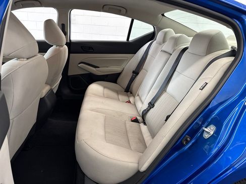 Used 2025 Nissan Altima 2.5 SV FWD image 36