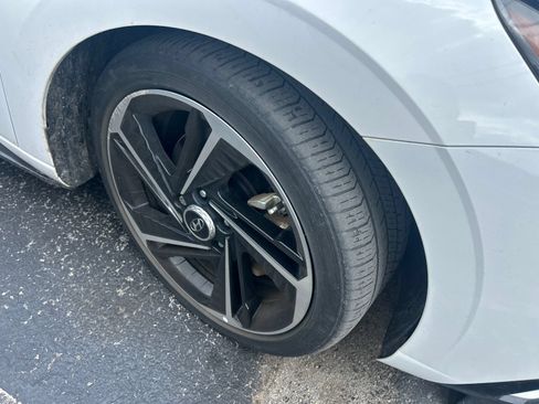 Used 2023 Hyundai Elantra N Line FWD image 3