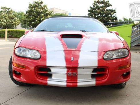 Used 2002 Chevrolet Camaro Z28 w/ SS Performance/Appearance Pkg RWD image 32