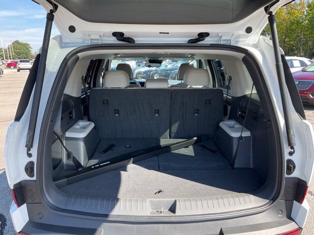 Used 2025 Hyundai Santa Fe SEL FWD image 17