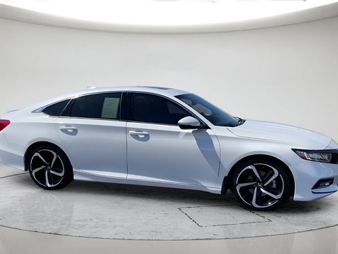 Used 2020 Honda Accord Sport image 2