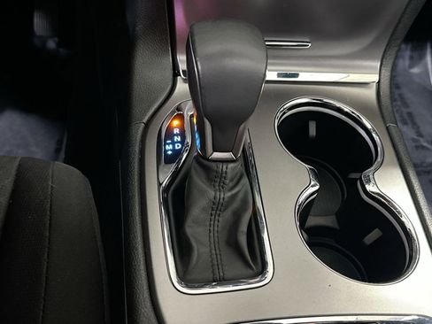 Used 2019 Jeep Grand Cherokee Laredo image 31