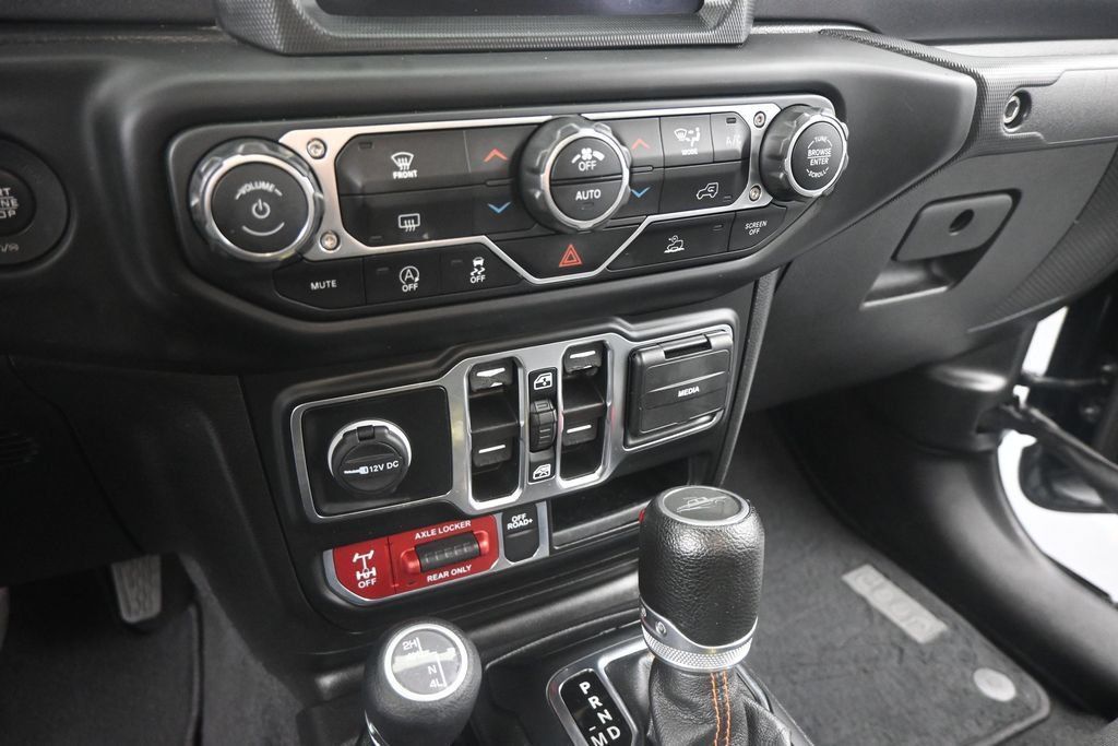 Used 2022 Jeep Gladiator Mojave w/ Trailer Tow Package AWD/4WD image 14