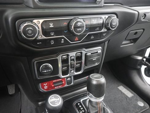 Used 2022 Jeep Gladiator Mojave w/ Trailer Tow Package AWD/4WD image 14