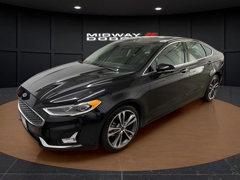 Used 2020 Ford Fusion Titanium AWD/4WD image 2