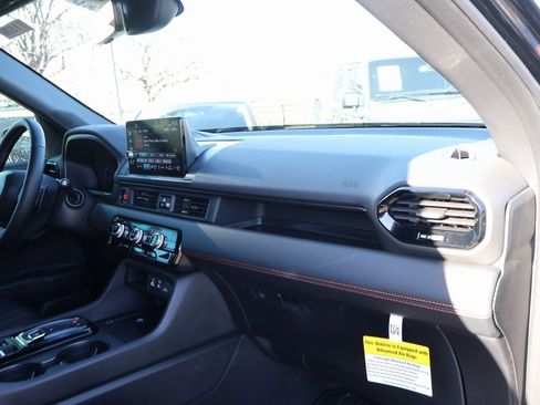 Certified 2025 Honda Pilot TrailSport image 9