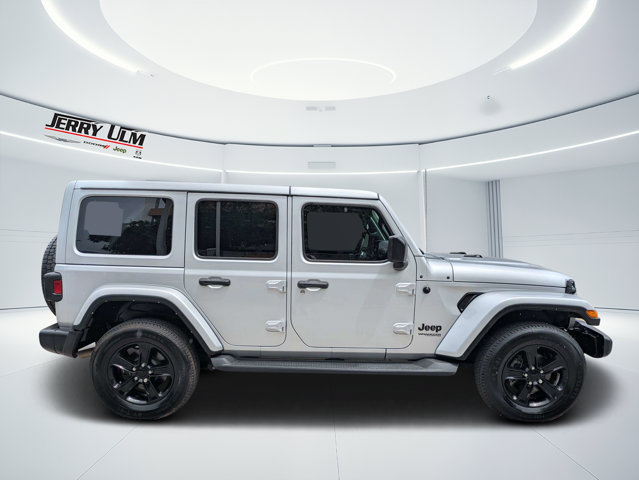 Used 2022 Jeep Wrangler Unlimited Sahara AWD/4WD image 2