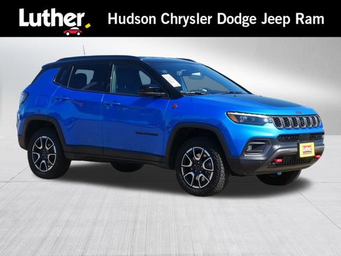 Used 2025 Jeep Compass Trailhawk w/ Trailhawk Elite Group AWD/4WD image 1