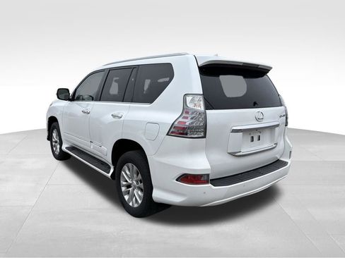 Used 2015 Lexus GX 460 w/ Premium Package image 10