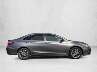 Used 2017 Toyota Camry SE FWD video 4