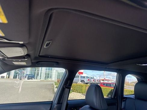 Used 2025 Subaru Forester Limited image 17