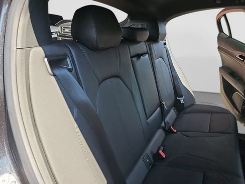 Used 2023 Alfa Romeo Stelvio Sprint RWD image 34