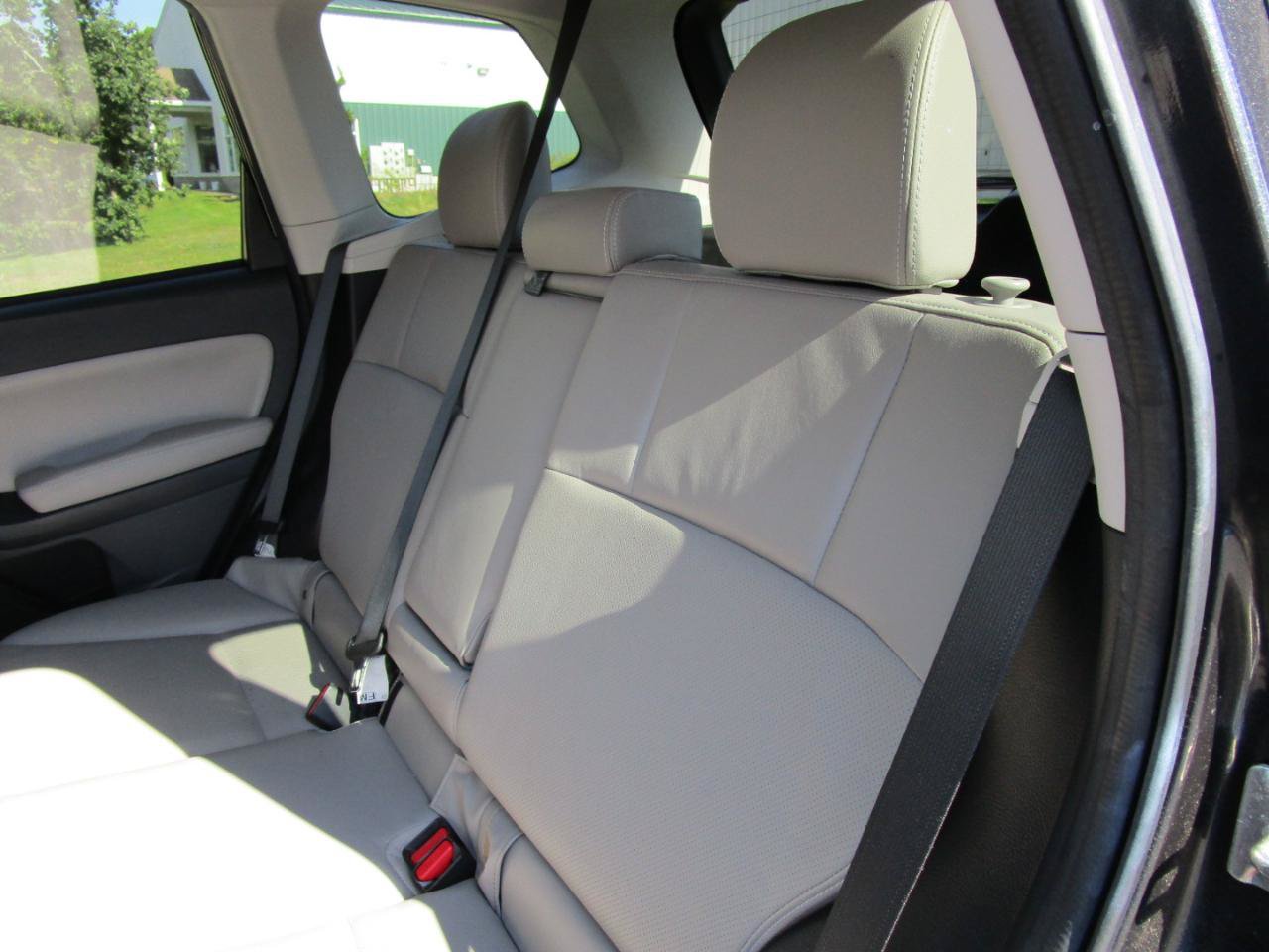 Used 2015 Subaru Forester 2.5i Limited AWD/4WD image 12