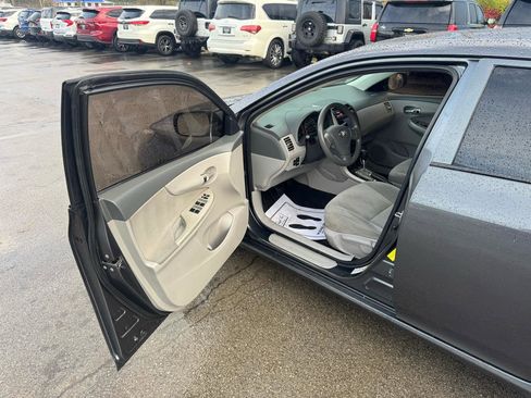 Used 2010 Toyota Corolla LE image 14