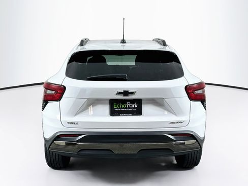 Used 2024 Chevrolet Trax ACTIV w/ Sunroof Package FWD image 7