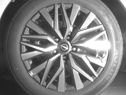 Used 2025 Nissan Altima 2.5 SV FWD image 12